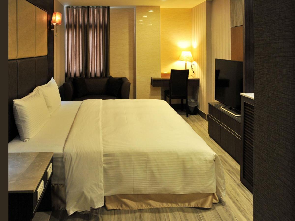 Maple Hotel Second Branch 台南 エクステリア 写真