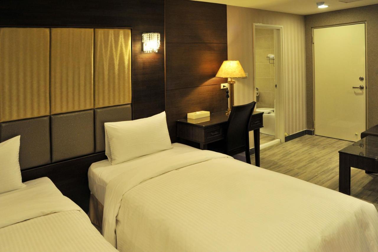 Maple Hotel Second Branch 台南 エクステリア 写真