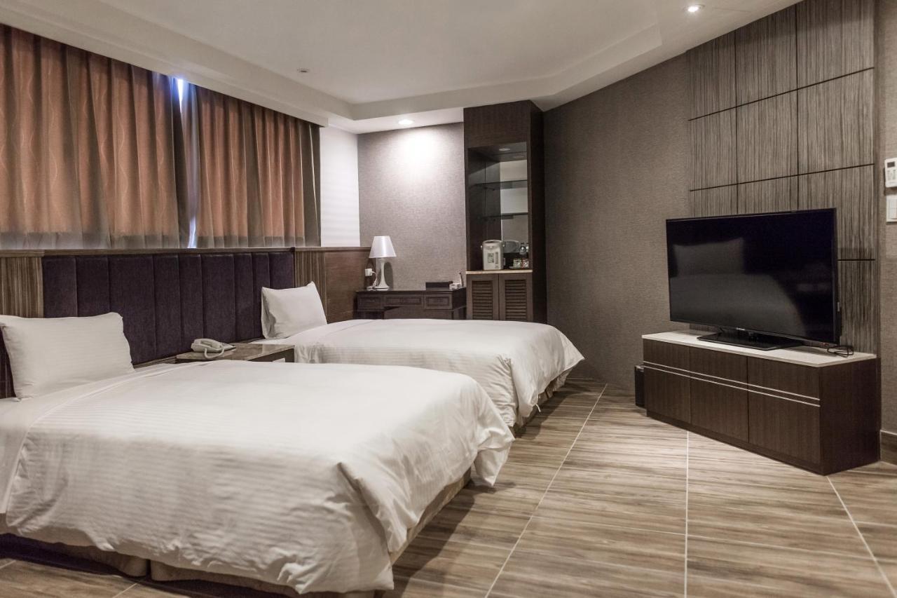 Maple Hotel Second Branch 台南 エクステリア 写真