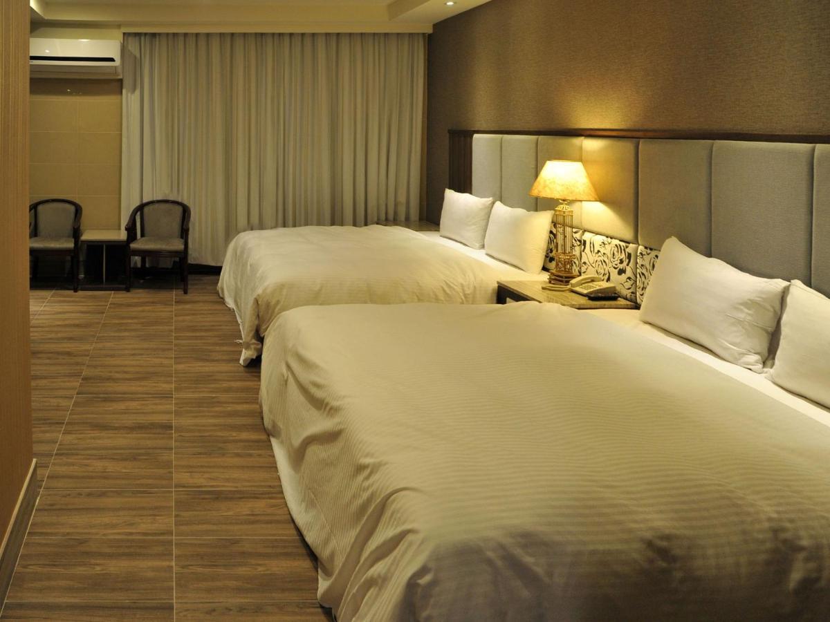 Maple Hotel Second Branch 台南 エクステリア 写真